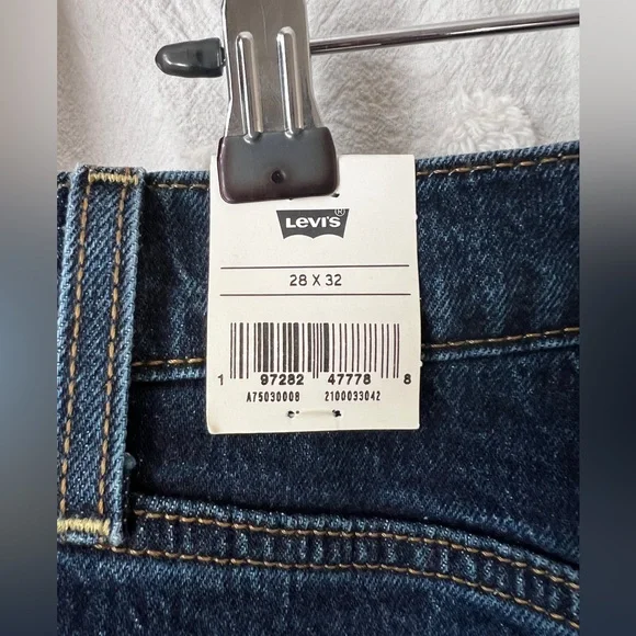 New Levi’s ribcage bell jeans - Picture 6 of 7